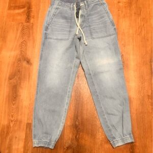 AE jogger jeans